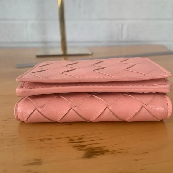 Bottega Veneta Women's Peach Pink Intrecciato Compact Trifold Wallet 609285 VGUC - Picture 11 of 13